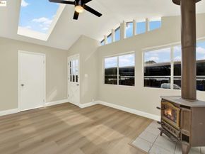 12 Park Ct, Richmond CA 94803