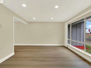 12 Park Ct, Richmond CA 94803