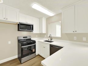 12 Park Ct, Richmond CA 94803