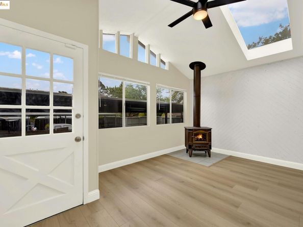 12 Park Ct, Richmond CA 94803