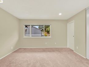 12 Park Ct, Richmond CA 94803