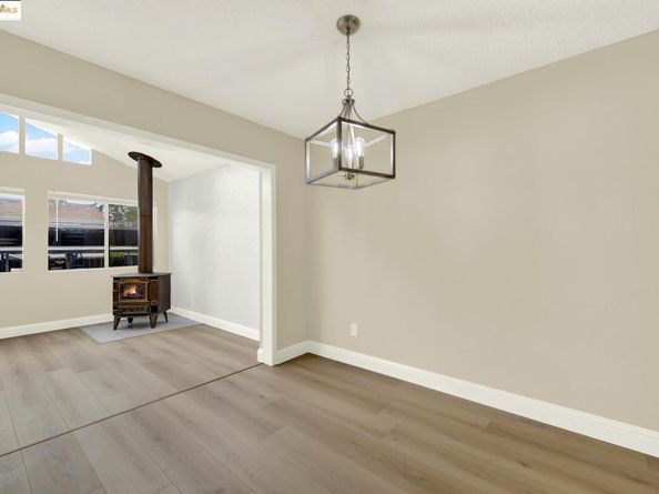 12 Park Ct, Richmond CA 94803