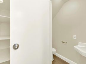 12 Park Ct, Richmond CA 94803