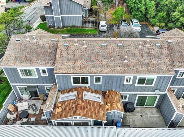 12 Park Ct, Richmond CA 94803