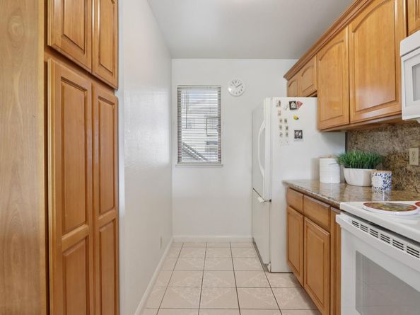 27949 Thornton Ct, Hayward CA 94544