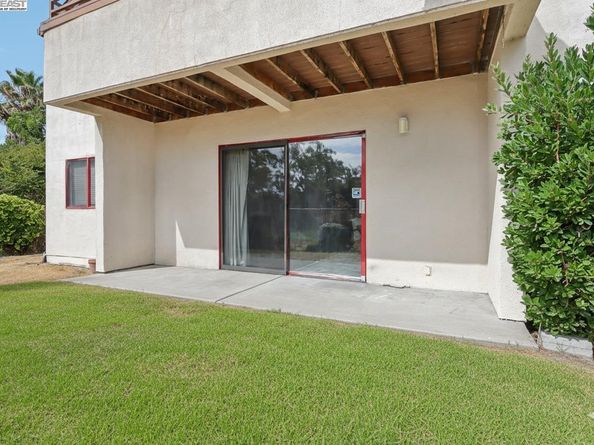 27949 Thornton Ct, Hayward CA 94544