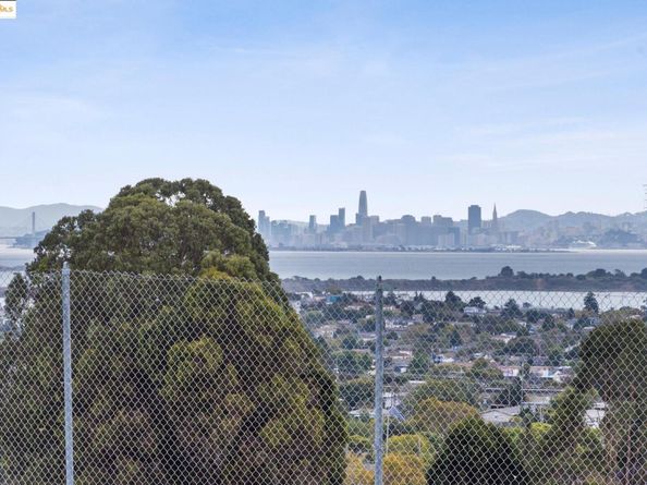 1034 Navellier St, El Cerrito CA 94530