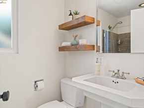 667 Mandana Blvd, Oakland CA 94610