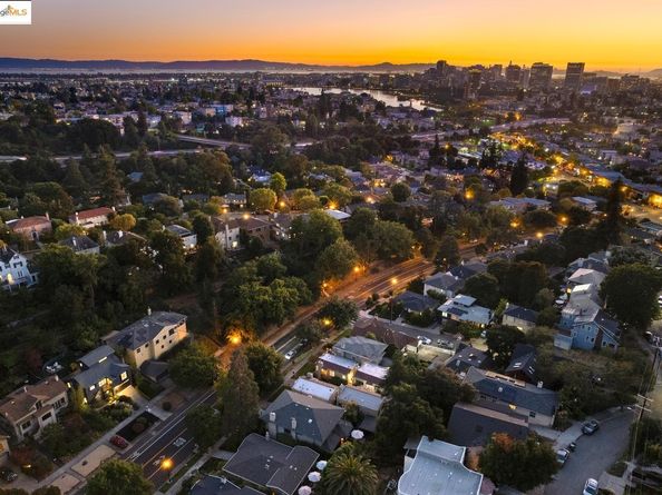 667 Mandana Blvd, Oakland CA 94610