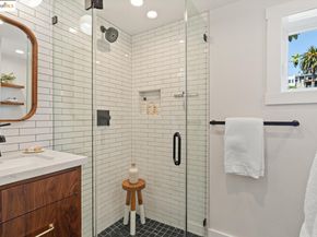 667 Mandana Blvd, Oakland CA 94610