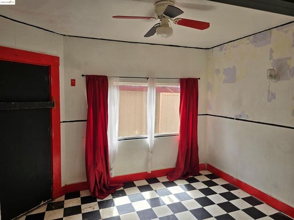 2818 Parker Ave, Oakland CA 94605