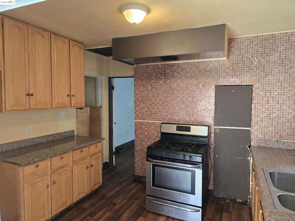 2818 Parker Ave, Oakland CA 94605