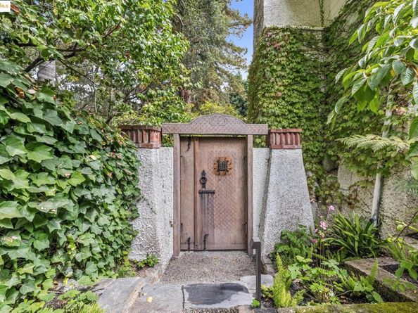 305 The Uplands, Berkeley CA 94705