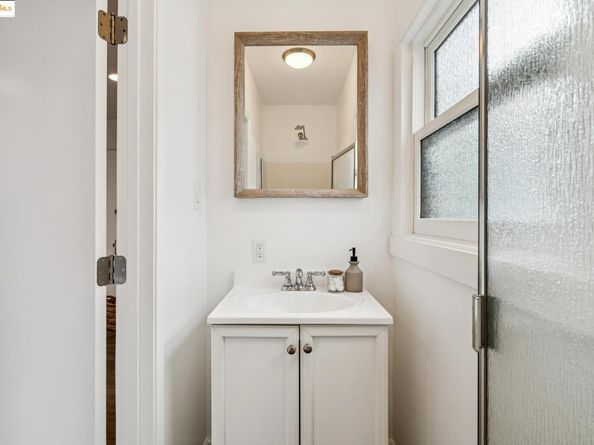 3925 Balfour Avenue, Oakland CA 94610