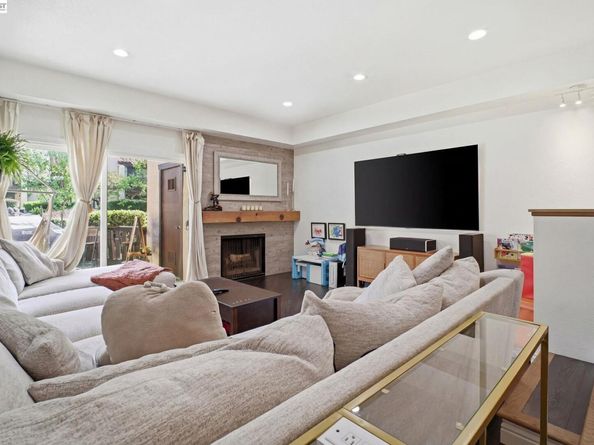 14404 Seagate Dr, San Leandro CA 94577