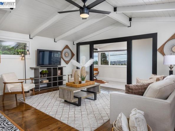 18650 Center St, Castro Valley CA 94546