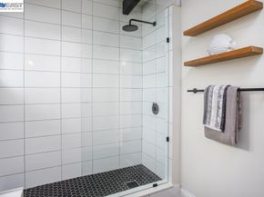 18650 Center St, Castro Valley CA 94546