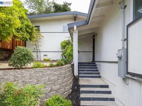 18650 Center St, Castro Valley CA 94546