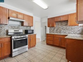 6719 Eastlawn St, Oakland CA 94621