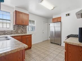 6719 Eastlawn St, Oakland CA 94621