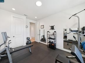 1035 Heckmann Ln, Concord CA 94518