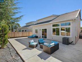 1035 Heckmann Ln, Concord CA 94518