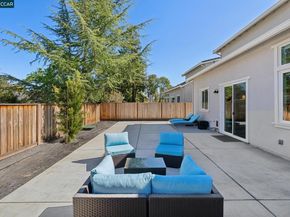 1035 Heckmann Ln, Concord CA 94518