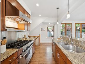 942 Aquarius Way, Oakland CA 94611