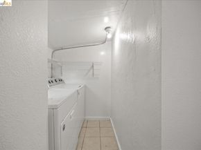 1261 61St St, Emeryville CA 94608