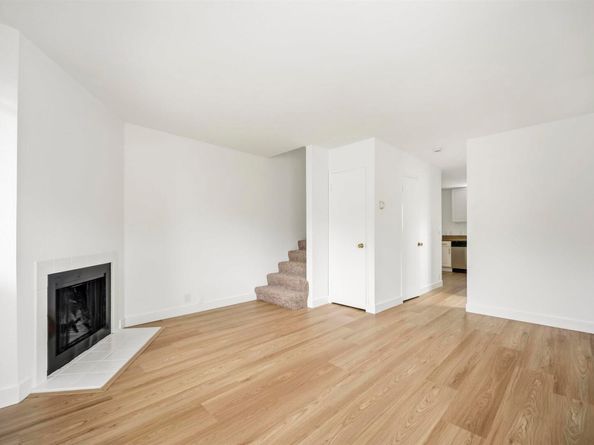 10933 Julius St D, Oakland CA 94605