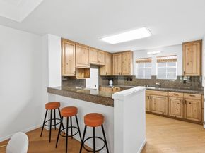 4636 Redwood Rd, Oakland CA 94619