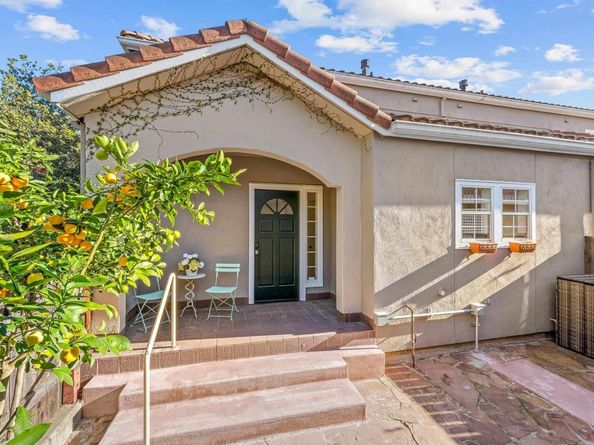 4636 Redwood Rd, Oakland CA 94619