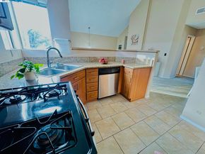 161 Seaway Ct, Hercules CA 94547