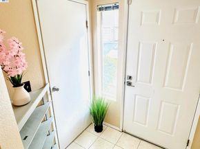 161 Seaway Ct, Hercules CA 94547