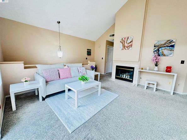 161 Seaway Ct, Hercules CA 94547