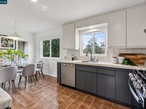 1315 El Curtola, Lafayette CA 94549