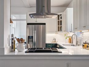 829 51st St, Oakland CA 94608