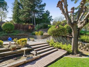 1014 Veterans Ct, Martinez CA 94553