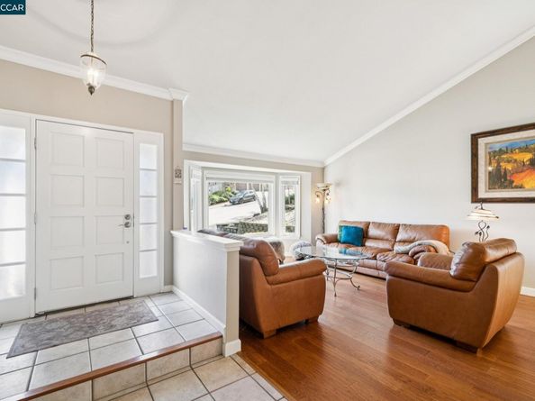 1014 Veterans Ct, Martinez CA 94553