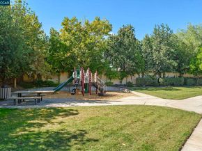 1775 Rose Gate Cmn, Livermore CA 94551