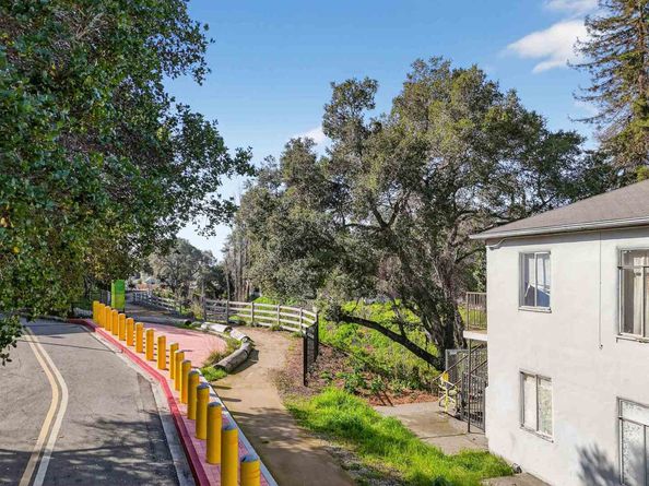 4343 Brookdale Ave, Oakland CA 94601