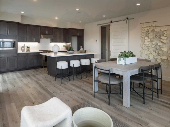 2053 Clement Avenue, Alameda CA 94501