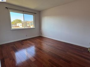 3211 Phoenix Ln, Alameda CA 94502