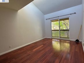 3211 Phoenix Ln, Alameda CA 94502