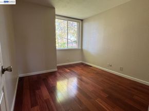 3211 Phoenix Ln, Alameda CA 94502