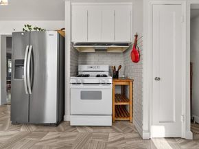 3734 McClelland St, Oakland CA 94619