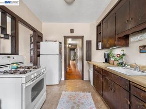 2550 Pleasant st, Oakland CA 94602