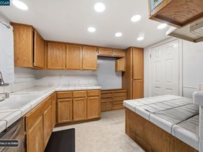 1050 Summershore Ct, San Jose CA 95122