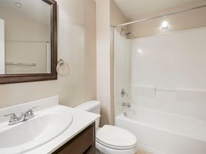 6246 Boulder Ln 4807, Oakland CA 94605