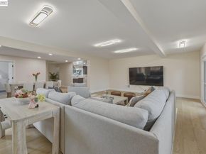 44775 Parkmeadow Dr, Fremont CA 94539